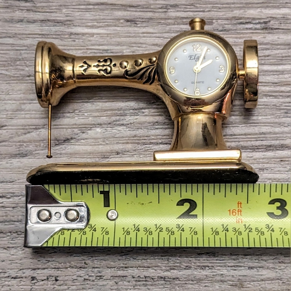 Vintage "Elgin" Gold Tone Sewing Machine Shaped Mini Clock Quartz - Picture 4 of 11